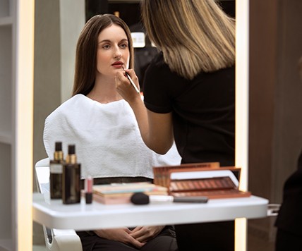 Red Carpet Ready: Best Premium Salon Makeup in Mumbai | Myrah Spa